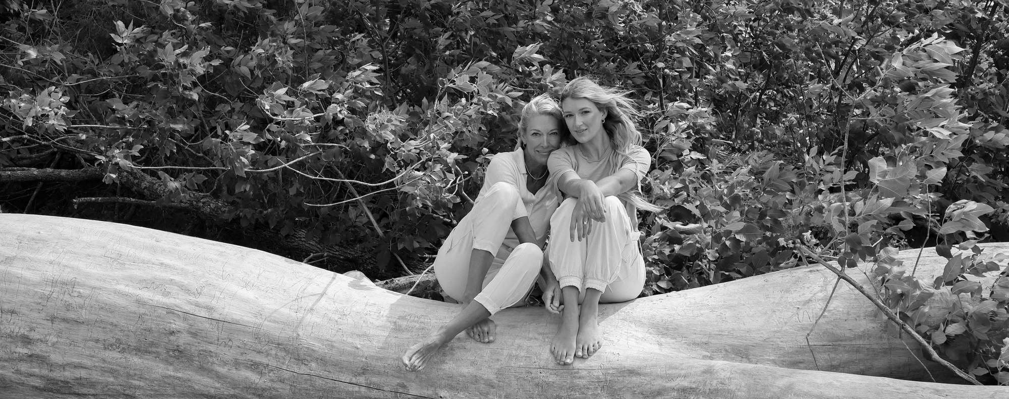 Jen and Akinda mother-daughter founder